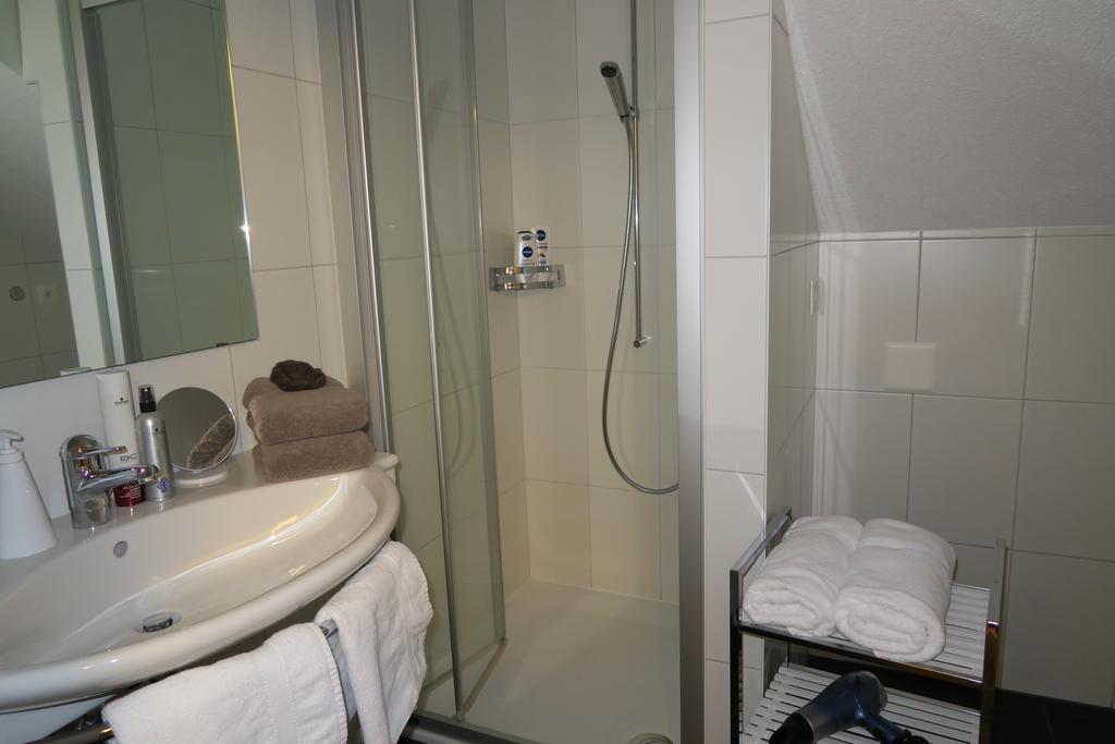 Apartment Enzian Saas-Grund Rum bild